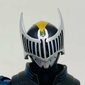 難あり中古品 S.H.Figuarts 仮面ライダー龍騎 仮面ライダーナイト & ダークウイング