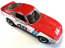 1/43 DATSUN 240Z ミニカー(解説冊子、トレーディングカード付き)_画像3