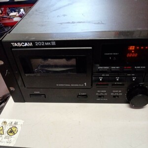 TASCAM 202MKⅢ　カセットデッキ 　通電確認　現状品