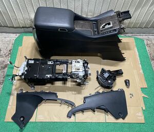 美品 アルファード/ヴェルファイア 30系 後期 純正 黒革 大型 レザーセンターコンソール ギアノブ ネジ付 AGH30/GGH30/AYH30エグゼクティブ