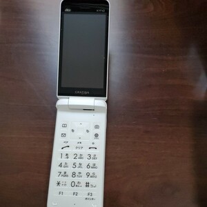 au GRATINA グラティーナ KYF42 KYOCERA ホワイト未使用