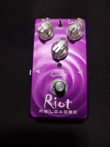  Suhr Riot Reloaded（サー　ライオット　リローデッド）ディストーション　エフェクター　ギター