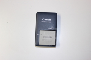 デジカメバッテリー充電器+バッテリー・Canon BATTERY CHARGER CB-2LVG・BATTERY PACK NB-4L・3.7V760m Ah(Li-ion) 青色