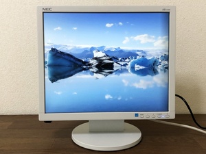 NEC17インチ液晶ディスプレイAS172MホワイトL175GZ美品　白色LEDバックライト省エネルギー設計2段階ECO MODE搭載　清掃/動作確認済み