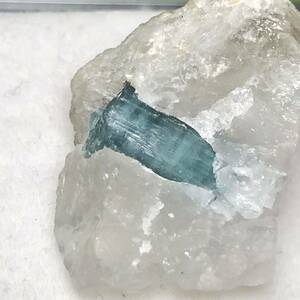 【鉱石】 天然 ブルー トルマリン 原石 23.40Ct アフガニスタン産 母岩付き 鉱物標本 天然石 パワーストーン パライバブルー