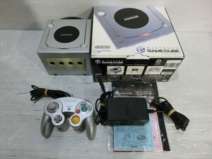 T【B3-16】【80サイズ】▲ニンテンドー ゲームキューブ 本体セット/ゲーム機/任天堂/通電可/ジャンク扱い/※傷・汚れ・外箱傷み有