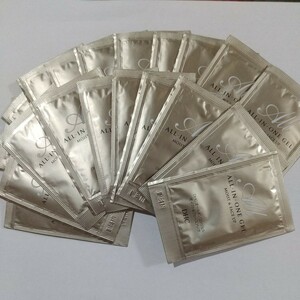 *DHC cosmetics sample * all-in-one gel moist & face up 3g×20 piece ( manufacture year month day 2020 year 5 month )