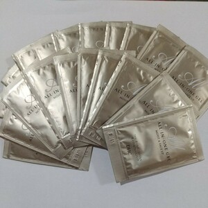 *DHC cosmetics sample * all-in-one gel moist & face up 3g×20 piece ( manufacture year month day 2021 year 2 month )