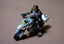 ◆バンダイガシャ・ライダーマシンクロニクル[オートバジンwith仮面ライダーファイズ] 2003年発売 開封_画像1