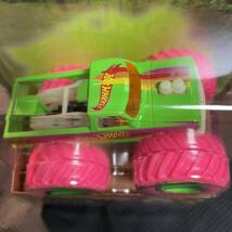 ホットウィール【Target限定日本未発売】 Hot wheels MONSTER TRUCKS GLOW IN THE DARK MIDWEST MADNESS モンスタートラック _画像5