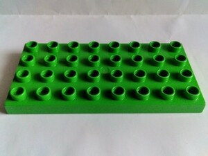 レゴデュプロ 4×8ポッチ ライトグリーン　薄緑　ベースプレート パーツ