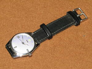 №５【ＨＭＴ　パイロット　手巻き男性用腕時計】インド製　可動品