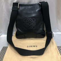 【中古現状品/インボイス登録店/CH】LOEWE ロエベ アナグラム レザー ショルダーバッグ ブラック 斜め掛け メンズ バッグ　MZ1202/002_画像1