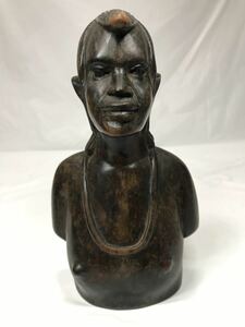 アフリカ　女性　木彫り　人形（幅約13ｃｍ×9ｃｍ×高さ約21.5ｃｍ）中古　長期保管品　天然木　飾り物　置物　インテリア　民芸品