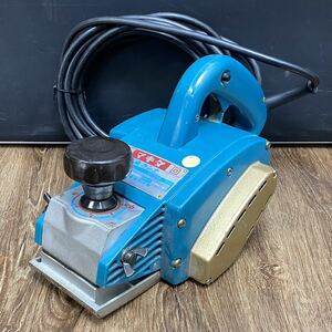 動作品■makita マキタ 曲面カンナ 100V 有効切断幅110mm ブレーキ付 コード式 鉋 電動工具 大工道具 1003B-A 中古品■兵庫県姫路市発 N4