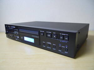 ★TASCAM★ タスカム 業務用CD/USB/SDプレーヤー CD-200SB / 動作品 2017年製 / CDドライブ新品ASSY交換済 / 取扱説明書 付属