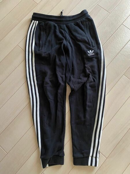 adidas パンツ