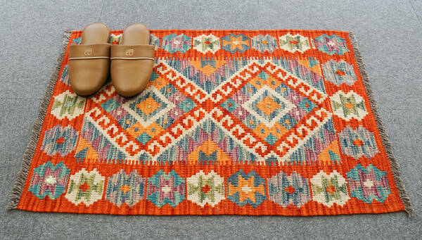 83×58cm【アフガニスタン手織りキリム】手織り絨毯