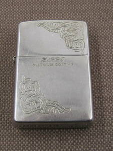 168-Ky11603-60: ZIPPO ジッポー オイルライター プラチナムコーティング 2001年12月製