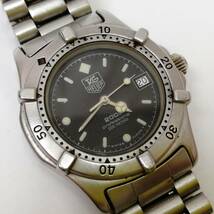 ○T23122226　TAG HEUER/タグホイヤー　2000 PROFESSIONAL　プロフェッショナル　黒色文字盤　クオーツ　腕時計　動作中_画像1