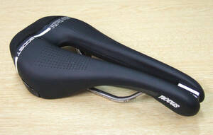 【極美品】selle ITALIA NOVUS BOOST SuperFlow（セライタリア ノヴァスブースト スーパーフロー）idmatch S3