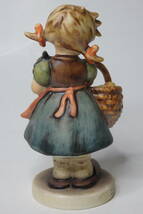 【友】ヴィンテージ　Goebel フンメル ゲーベル　少女　陶器製人形_画像4