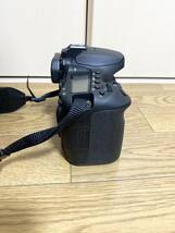 【美品】CANON EOS 90D デジタル一眼レフカメラ カメラ EF-S 18-135mm 1:3.5-5.6 IS USM レンズキット キャノン _画像3