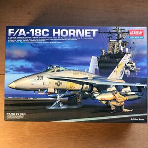 アカデミー 1/32 F/A-18C HORNET