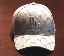 新品/希少限定 LA モノグラム 白灰 (サイズF) ロサンジェルス 高級セレブ系 baseball CAP 革ベル 大人の高級 帽子 ストリート キャップ_画像1
