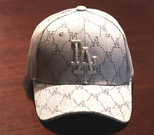 新品/希少限定 LA モノグラム 白灰 (サイズF) ロサンジェルス 高級セレブ系 baseball CAP 革ベル 大人の高級 帽子 ストリート キャップ