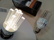 LED 照明　 トライテラス 株　 2個セット　 電球色　 ウォームとホワイト_画像5