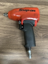 020♪おすすめ商品♪スナップオン　Snap-on 常圧エアインパクトレンチ MG325　*下部のカバー部分欠品 現状品 1/2_画像1