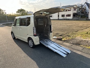 福祉車両　車検２年満タン　NBOXプラス　車いす仕様　スローパー　電動巻き上げウインチリモコン付き　走行距離浅く全体的に綺麗です　　