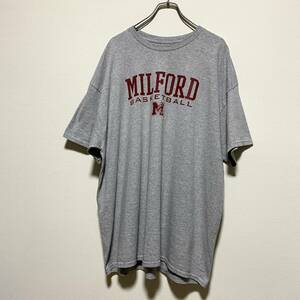 アメリカ古着　milford basketball 企業ロゴ　半袖　Tシャツ　両面プリント　2XL ビッグサイズ　グレー　【Q153】