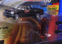 1/64 ジョニーライトニング 2002 Chevy Silverado シルバラード EXキャブ（ブラック） & トウドーリー 牽引車 ●_画像2