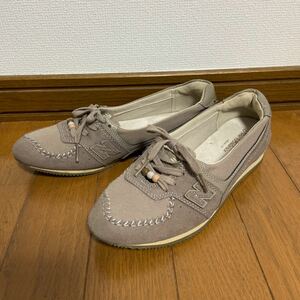 NEW BALANCEニューバランス☆パンプススニーカー　２４㎝　グレイベージュ