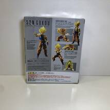 【1円～】S.H.Figuarts（フィギュアーツ） ドラゴンボールZ スーパーサイヤ人 孫悟空 超戦士覚醒Ver.【中古品】_画像2