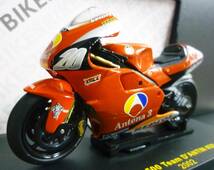 イクソ製品　1/24 レプソル ヤマハ YZR500 リバ REPSOL YAMAHA YZR #20 　MotoGP 2002　ixo_画像4