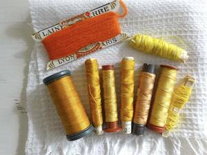 20世紀 フランス 橙色 黄色 9点 糸巻き 糸 クロス リネン 布材 テキスタイル 裁縫道具 布材 縫製 古布 民藝 工藝 服飾 アンティーク