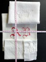 1900年初期 刺繍はぎれ 4点 フランス 立体 モノグラム イニシャル 縫製 刺繍 スカラップ はぎれ 素材 リメイク パーツ アンティーク_画像5