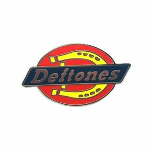 デフトーンズDickiesロゴピンバッジ　Deftones 