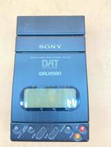 Q108［動作未確認品/ジャンク］SONY DAT WALKMAN ウォークマン　本体のみ　DIGITAL AUTO TAPE CORDER TCD-D3 オープン出来ていません_画像1