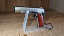 精巧1/3スケール ミニチュアモデルガン　コルトM1911 ガバメント　ウッドグリップ　シルバー　　保存BOX＋スタンド＋追加ダミーカート_画像3