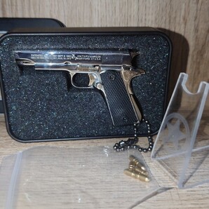精巧1/3スケール ミニチュアモデルガン コルトM1911 ガバメント 保存BOX+スタンド+追加ダミーカート