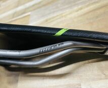 【破れ無し】 セライタリア SLR TITANIUM Selle ITALIA 超軽量 サドル チタンレール カーボンベース ロードバイク 146g イタリア製_画像4