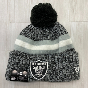 USA正規品 NEWERA ニューエラ NFL 公式 オンフィールド 極暖 ニット帽 ラスベガス レイダース LV Raiders フリース ポンポン付き 黒/グレー