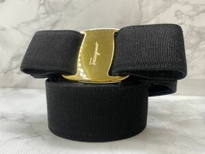 41216【自宅保管品】SalvatoreFerragamo フェラガモ 50%VI-50%CO ヴァラリボン ブラック×ゴールド金具 ナイロン×レザー レディースベルト