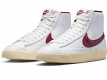 ナイキ ブレーザー ロー '77 SE NIKE W BLAZER LOW '77 SE ホワイト/モスリン/メタリックゴールドスターDV7003-100 24㌢_画像1