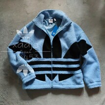 新品 正規品 adidas originals アディダス オリジナルス ビッグトレフォイル ボア ジャケット 水色 黒 ブラック 厚手 O XL_画像1