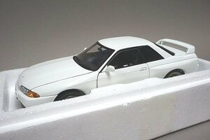 AUTOart オートアート 1/18 NISSAN 日産 スカイライン GT-R R32 V-SpecII チューンド・バージョン クリスタルホワイト 77416